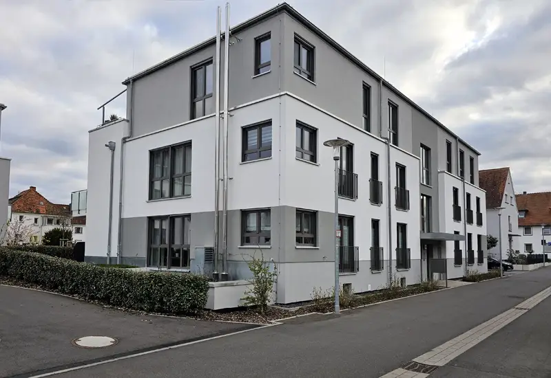 Einfamilienhaus mit großer Fensterfront